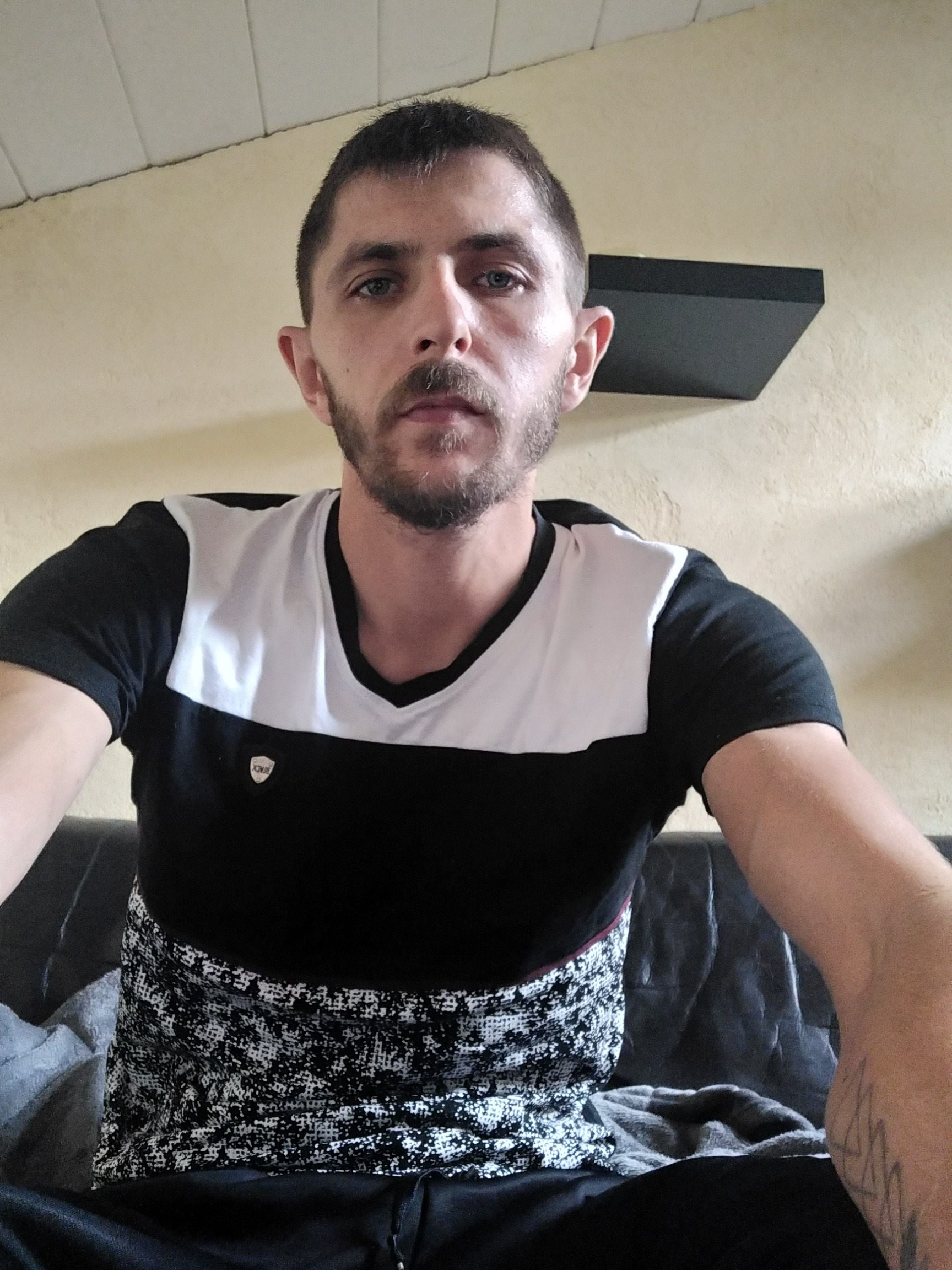 Nasreddine - Colunga - Asturias | Anuncio transexual